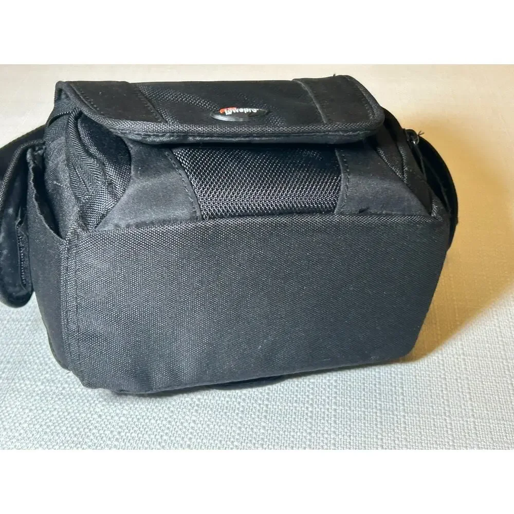 Lowepro Edit 110 Small Black Padded Camera/Camcorder Bag w/ Shoulder Strap
